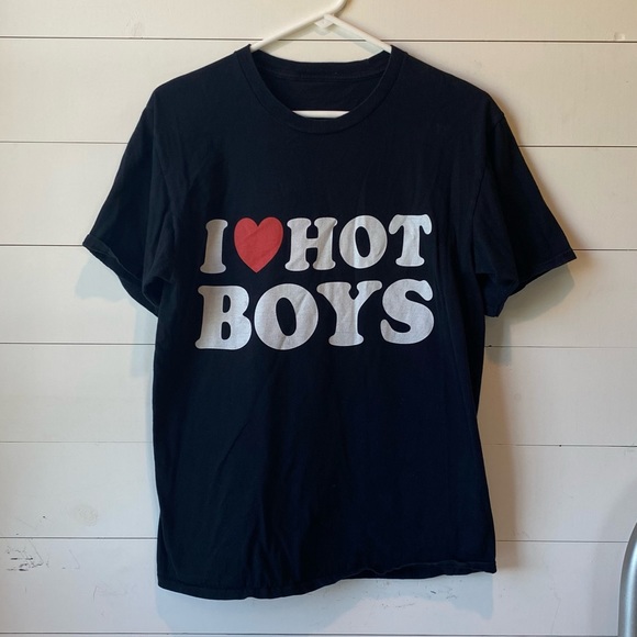 I ❤️ HOT BOYS t shirt (unisex size M) - Picture 1 of 3